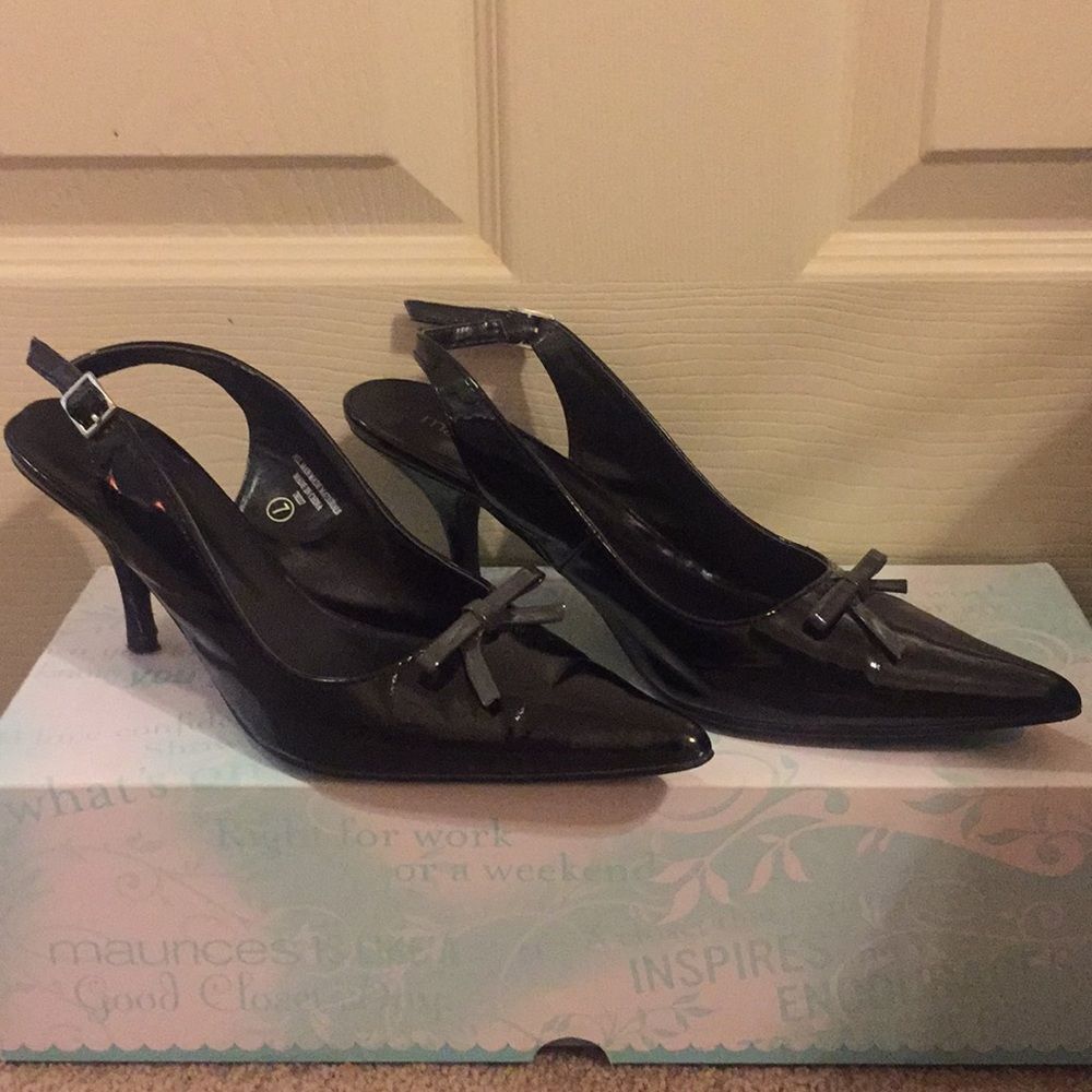 Pointed‎ toe heels
